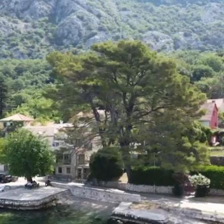 Apartment On The Shore Of The Bay Of Kotor With Free Wi-Fi Exterior foto