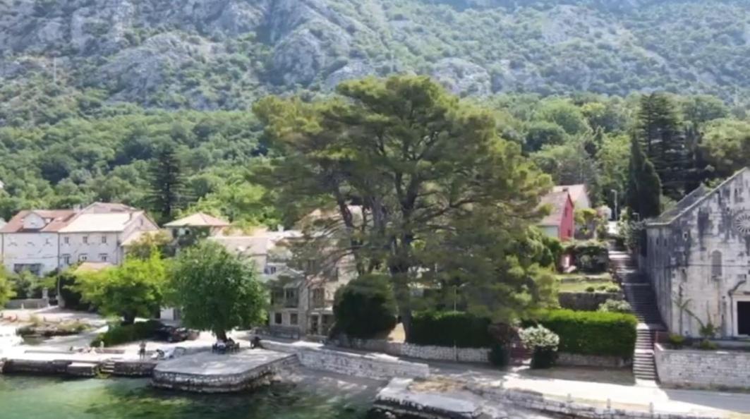 Apartment On The Shore Of The Bay Of Kotor With Free Wi-Fi Exterior foto